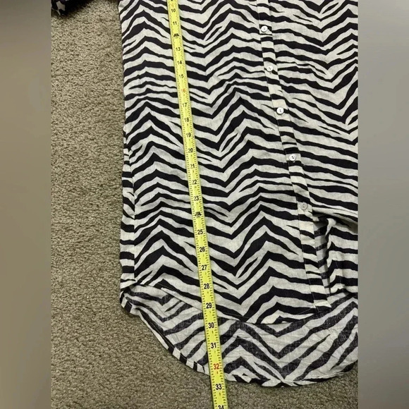 TAHARI Zebra Print Button Up Tunic Top Linen Blend Lightweight Size Small - Picture 7 of 8